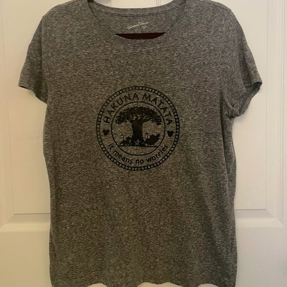 2/$10 Hakuna Matata Lion King tee shirt / Disney World Disneyland Animal Kingdom